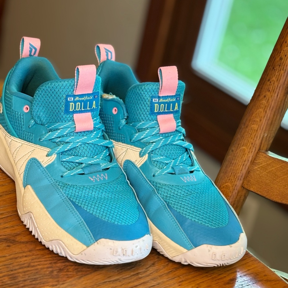 Brooksfield Blue and Pink Sneakers Athletic Design